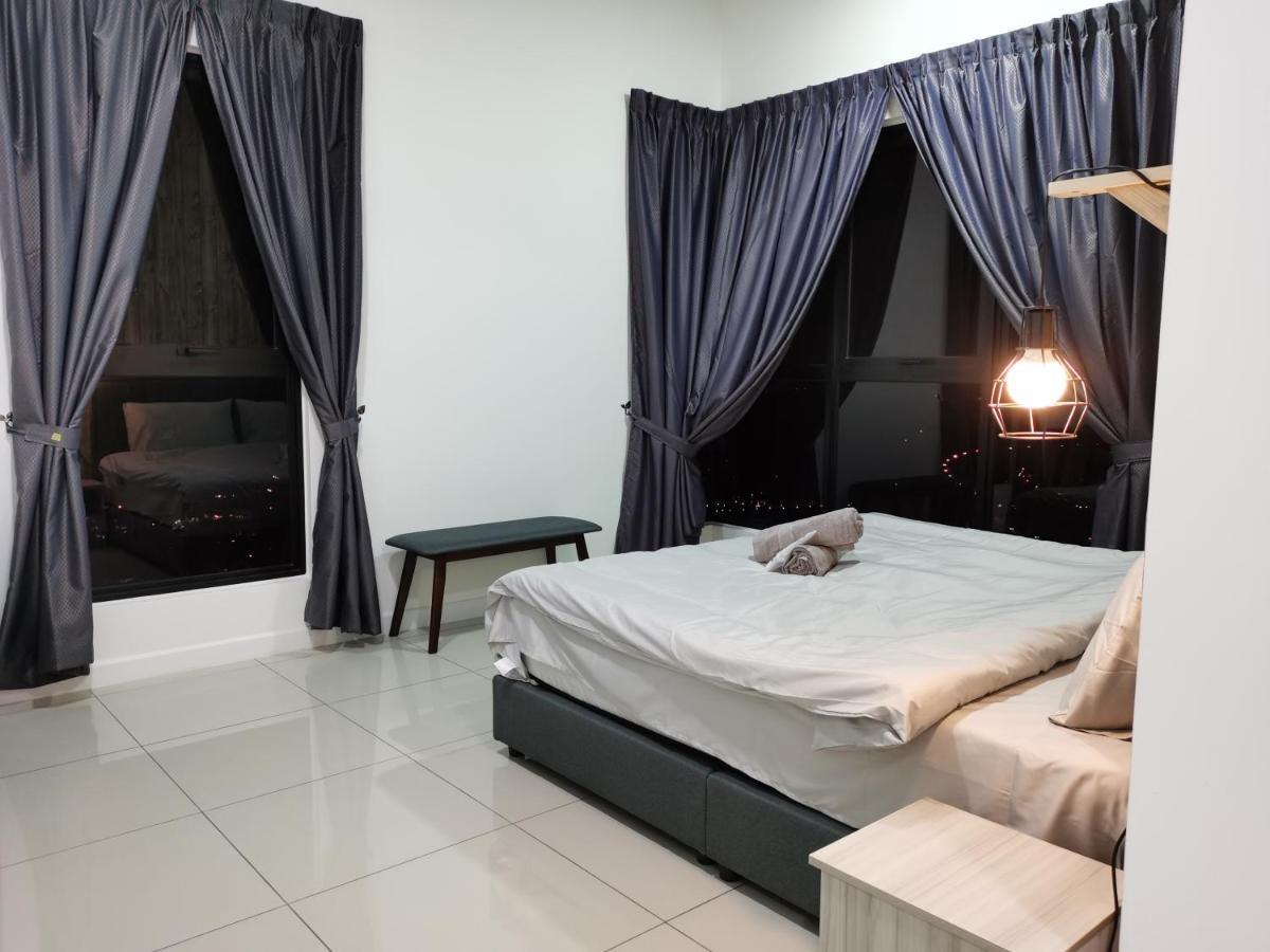 Ferienwohnung Le Pavillion Puchong By Widebed Upto 6Pax Kuala Lumpur Exterior foto